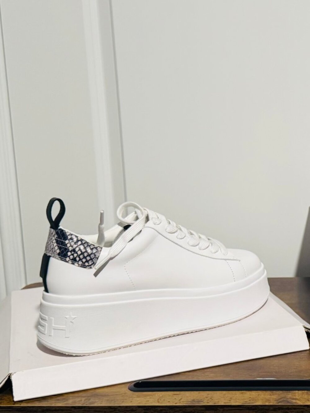 Ash Moon White Leather Snake Print Platform Sneakers NIB Size 8.5